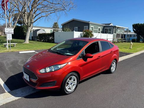 Used 2018 Ford Fiesta SE image 4