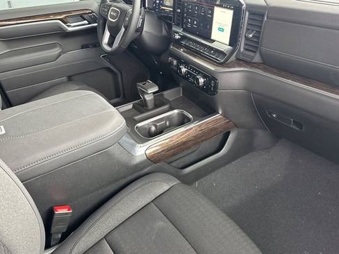 New 2026 GMC Sierra 1500 Elevation image 15