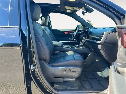 Used 2024 Chevrolet Traverse RS w/ LPO, Floor Liner Package image 10