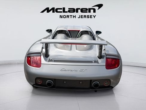 Used 2005 Porsche Carrera GT RWD image 16