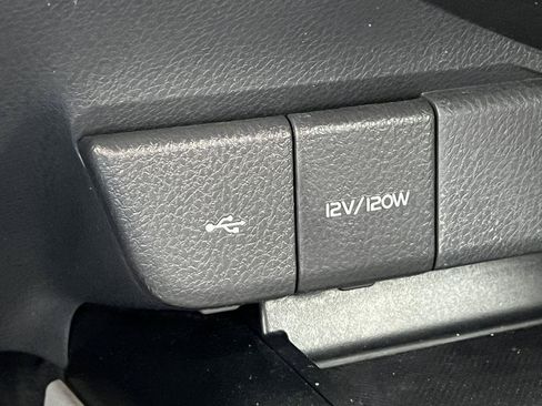 Used 2020 Toyota Camry LE FWD image 30