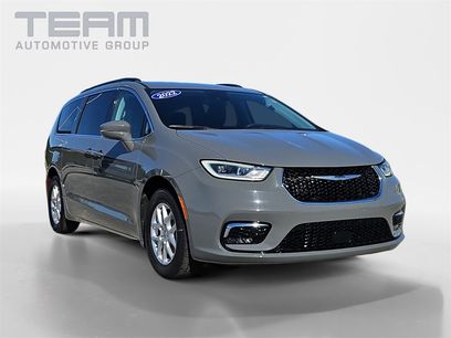 Used 2022 Chrysler Pacifica Touring-L