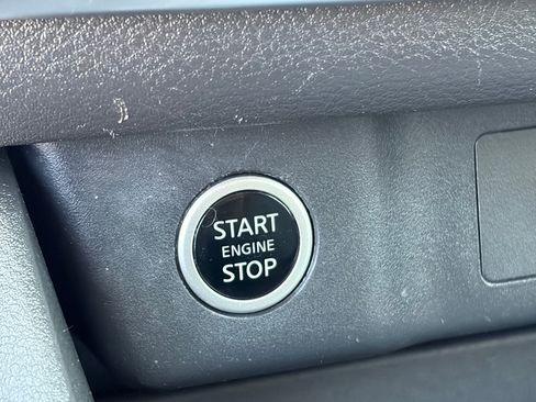 Used 2023 Nissan Rogue SV FWD image 26