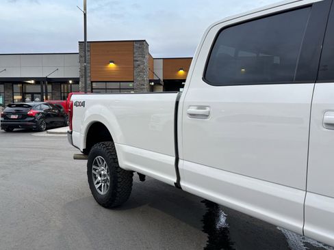 Used 2020 Ford F350 Lariat w/ Lariat Ultimate Package AWD/4WD image 3