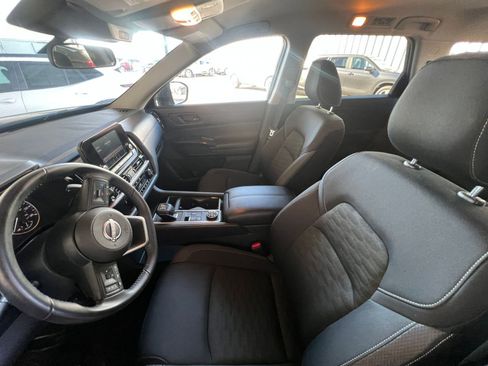 Used 2025 Nissan Pathfinder SV AWD/4WD image 29