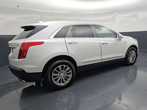 Used 2018 Cadillac XT5 Luxury w/ Driver Awareness Package AWD/4WD image 23