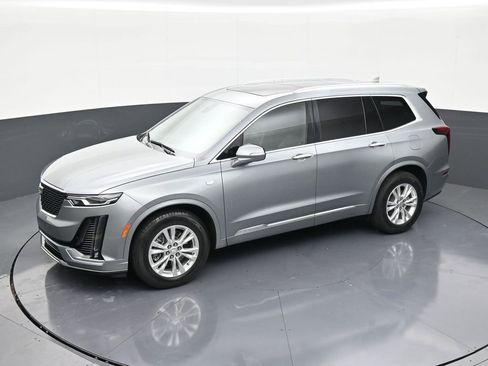 Certified 2023 Cadillac XT6 Luxury FWD image 9