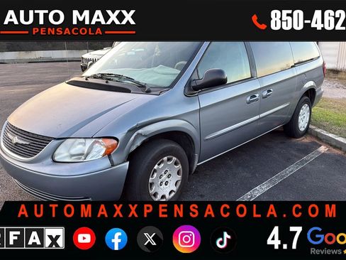 Used 2003 Chrysler Town & Country image 1