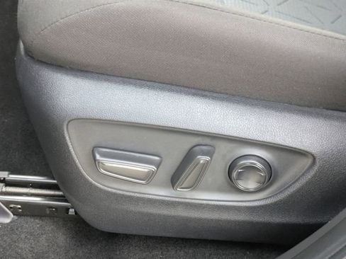 Used 2025 Toyota RAV4 XLE image 24