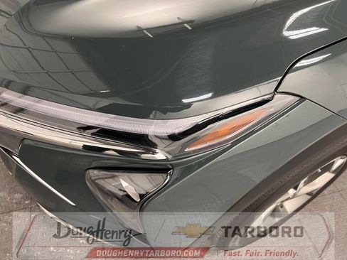 Used 2025 Chevrolet Trax LT FWD image 10