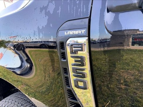 Used 2025 Ford F350 Lariat w/ Lariat Ultimate Package AWD/4WD image 4
