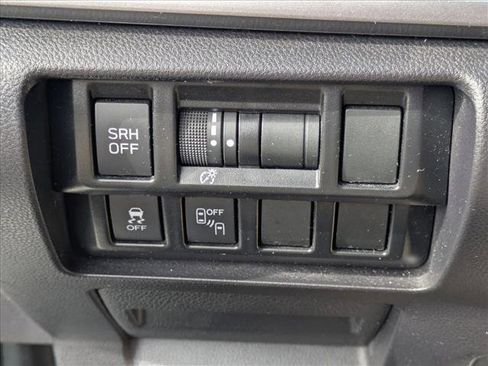 Used 2018 Subaru Impreza 2.0i Limited image 11