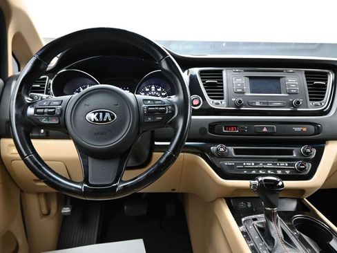Used 2016 Kia Sedona EX FWD image 15