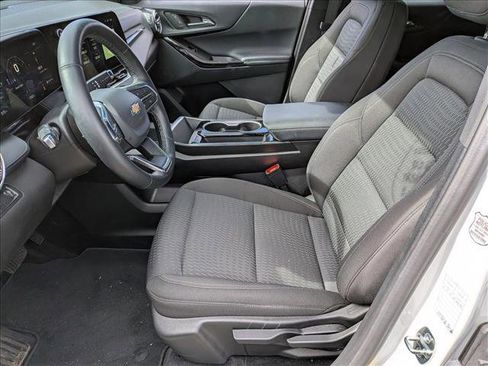 Used 2025 Chevrolet Equinox LT image 13