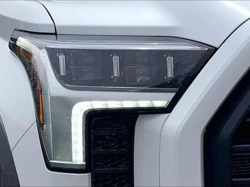 Used 2024 Toyota Tundra Platinum AWD/4WD image 28