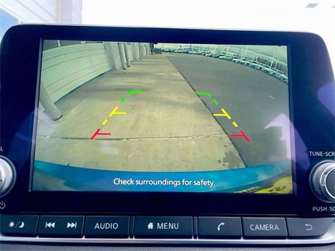 Used 2024 Nissan Sentra SV image 17