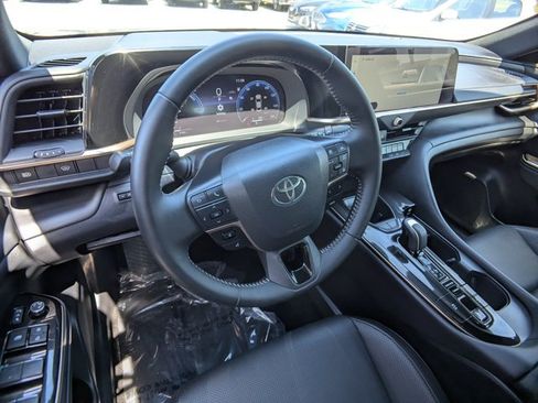 Used 2026 Toyota Crown AWD/4WD image 10