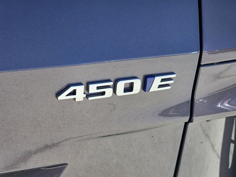 New 2025 Cadillac Lyriq Luxury image 11