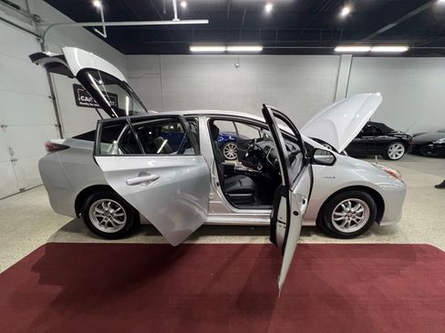 Used 2017 Toyota Prius Four w/ Advanced Technology Package image 64