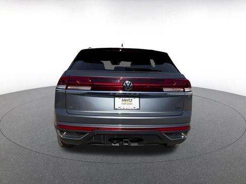 Used 2025 Volkswagen Atlas Cross Sport SE image 12