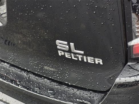 New 2025 Nissan Armada SL w/ Captain's Chari Seat Package image 6