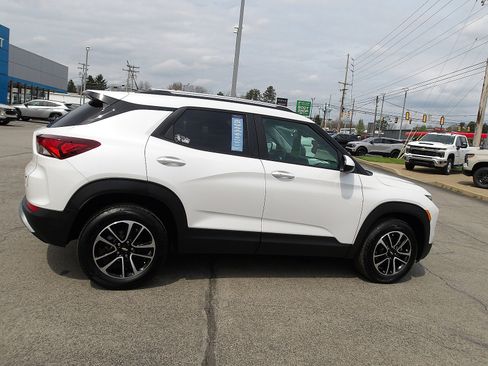 Certified 2024 Chevrolet TrailBlazer LT w/ Convenience Package image 9