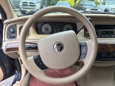 Used 2008 Mercury Grand Marquis GS RWD image 6