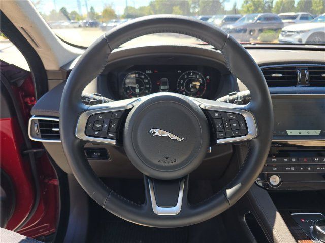 Used 2020 Jaguar F-PACE Prestige AWD/4WD image 30