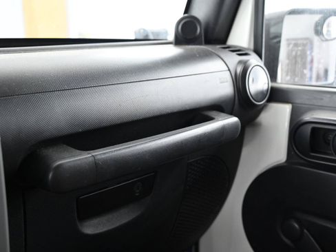 Used 2009 Jeep Wrangler X AWD/4WD image 30