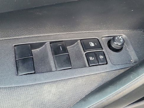 Used 2022 Toyota Corolla LE FWD image 18
