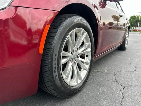 Used 2016 Chrysler 300 C RWD image 12