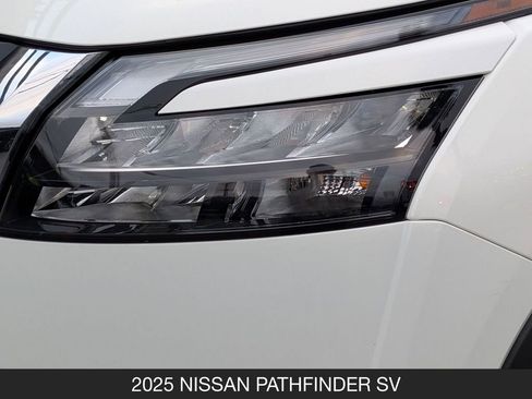 Certified 2025 Nissan Pathfinder SV FWD image 10