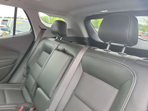 Used 2022 GMC Terrain SLT w/ Infotainment Package II FWD image 12