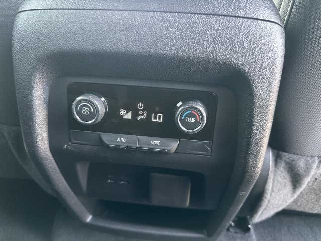 Used 2024 Chevrolet Traverse LT AWD/4WD image 32
