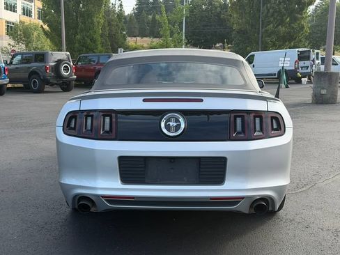 Used 2013 Ford Mustang Convertible RWD image 4