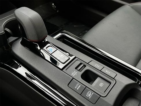 Used 2023 Toyota Prius Prime Premium image 17