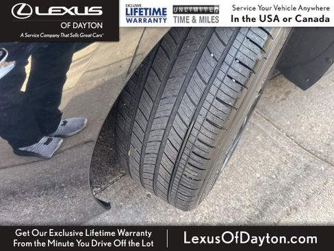 Used 2024 Lexus ES 350 w/ Premium Package image 9