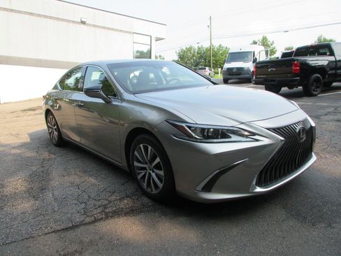 Used 2021 Lexus ES 350 w/ Premium Package FWD image 3