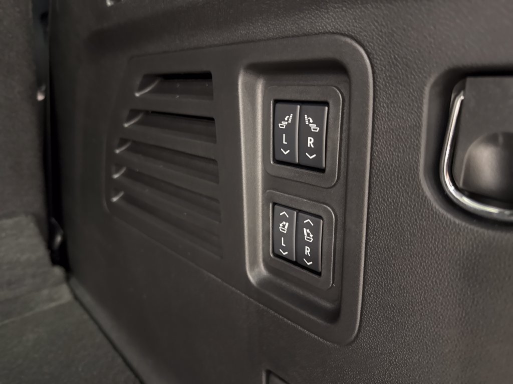 New 2027 Chevrolet Traverse RS AWD/4WD image 42