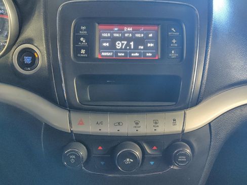 Used 2019 Dodge Journey SE w/ Premium Group image 25