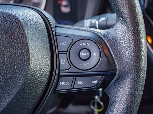 Used 2022 Toyota Corolla LE w/ Carpet Mat Package (TMS) image 23