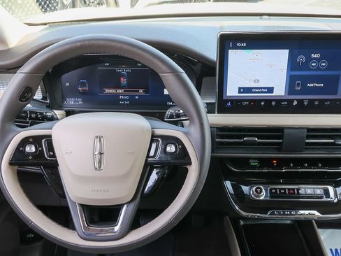 Used 2023 Lincoln Corsair AWD w/ Equipment Group 101A image 7