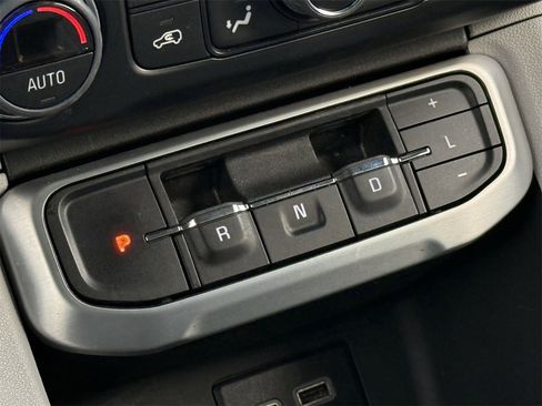 Used 2023 GMC Acadia SLE w/ Driver Convenience Package image 19