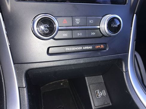 Used 2024 Ford Edge SEL w/ Convenience Package image 18