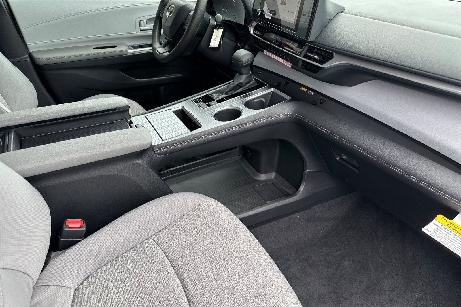 New 2026 Toyota Sienna LE FWD image 19