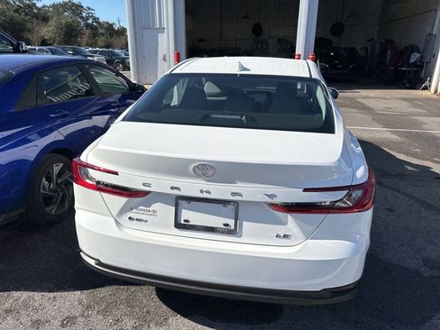 Used 2025 Toyota Camry LE image 8