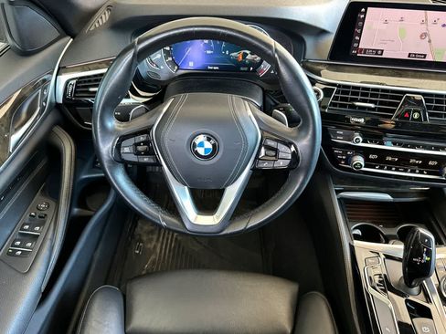 Used 2019 BMW 530i w/ Luxury Package RWD image 14