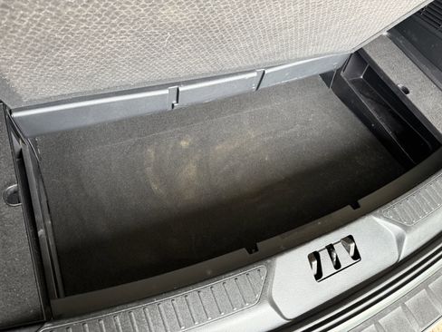 Used 2022 Ford Explorer XLT w/ Equipment Group 202A image 45