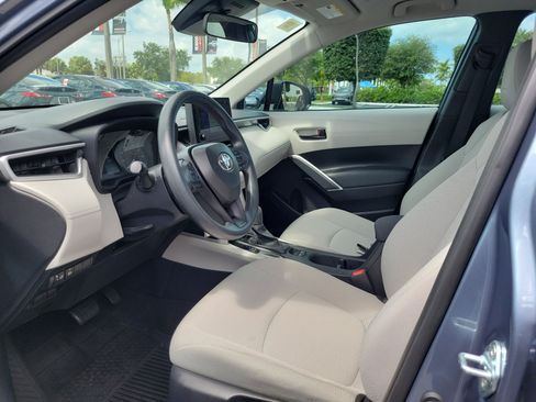 Used 2025 Toyota Corolla Cross L FWD image 19