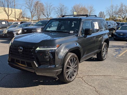 Used 2024 Lexus GX 550 w/ Accessory Package (2T) image 5